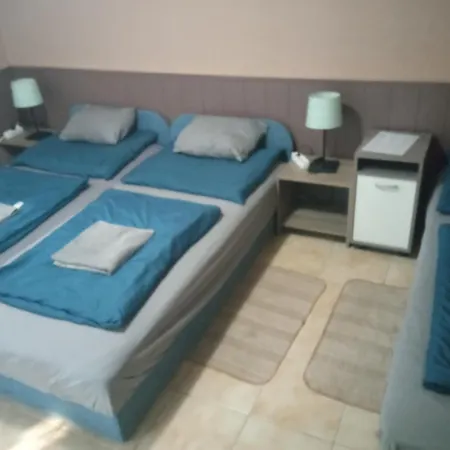 Oenallo Apartmanhaz Aranyparton Siofok